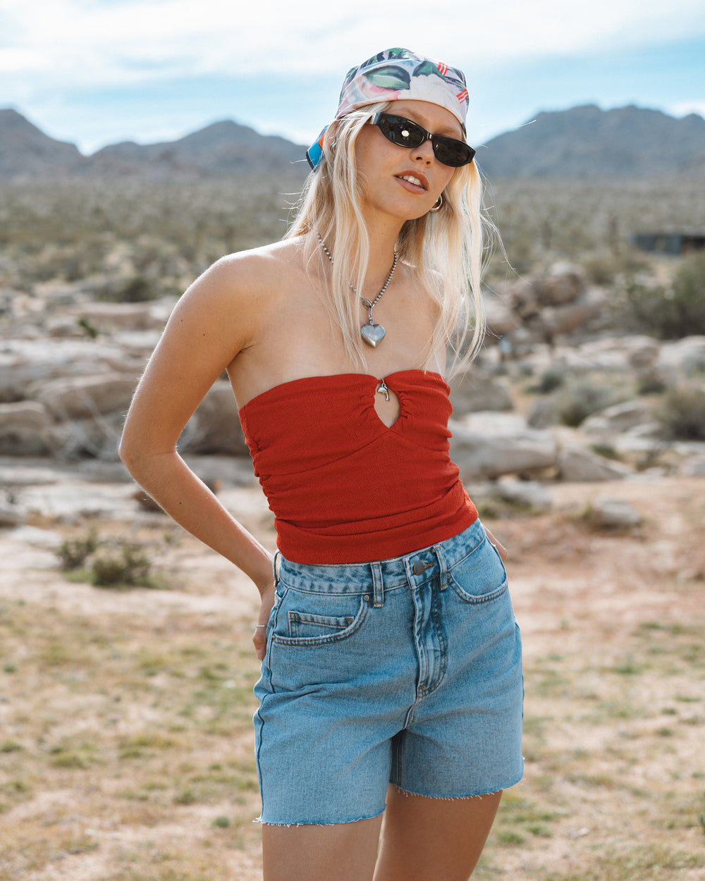 20260224_NS_0989.jpg Riley Cut-Off Denim Shorts - Faded Indigo Fray - Image 1