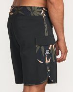 73 Hi Pro Performance 18" Boardshorts - Stealth - Image 5