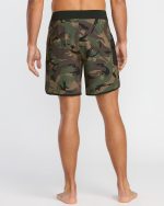 73 Pro Hi 17.5" Boardshorts - Camo - Image 2