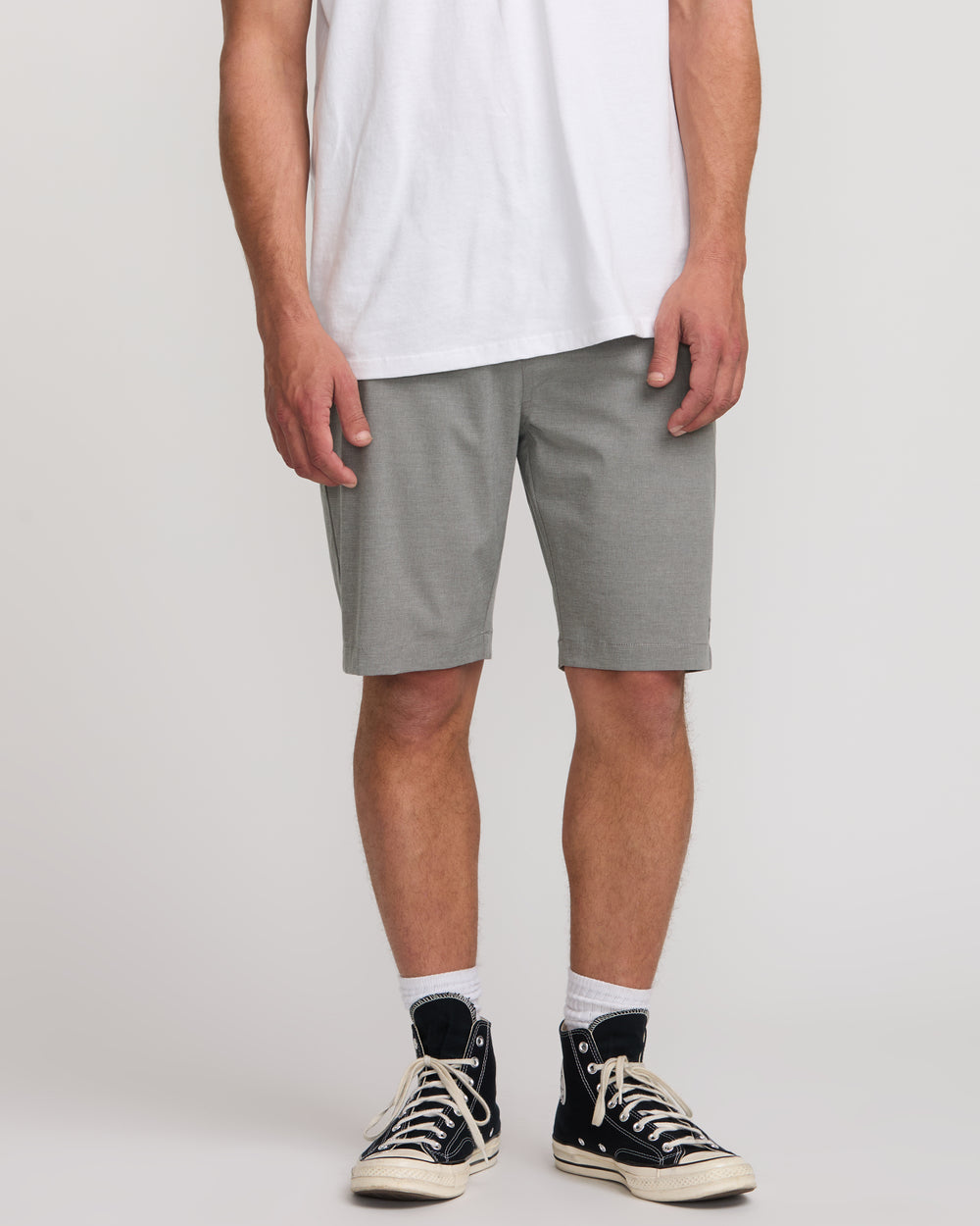 24A321500_GRY_OM-F.jpg Crossfire Submersible 21" Hybrid Shorts - Gray - Image 1