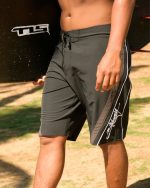 Fluid 2K Pro 21" Boardshorts - Black - Image 2