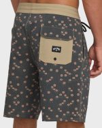 Sundays Lo Tide 18" Boardshorts - Black - Image 5