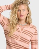Ziggy V-Neck Sweater - Pale Peach - Image 5