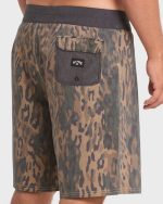 Sundays Pro 19" Boardshorts - Khaki - Image 4