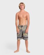 Throw On 2.0 Layback 21" Swim Trunks - Olive Camouflage - Image 4