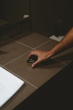 Salt Noir Solid Cologne - Image 7